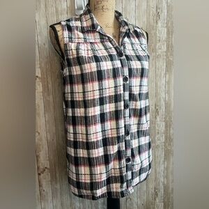 3/$15 ☮️ White Stag Red and Black Sleeveless Flannel Shirt